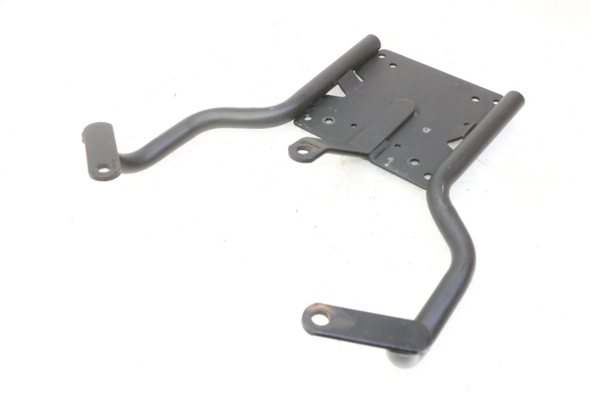 photo de TOP BOX PEUGEOT KISBEE 2T 50 (2010 - 2017) - Detailed visual inspection