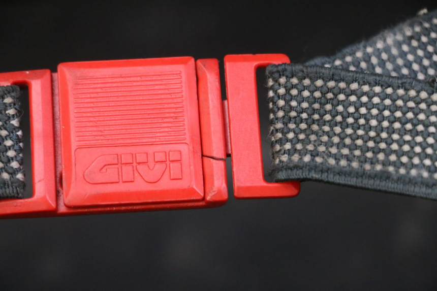 photo de TOP BOX PEUGEOT KISBEE 2T 50 (2010 - 2017) - Zoom on usage condition