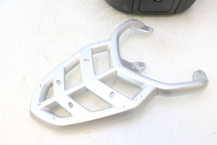 photo de TOP BOX PEUGEOT KISBEE 4T 50 (2023 - 2026) - Supplementary product photo