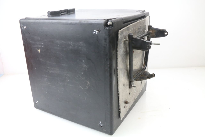 photo de TOP BOX PIAGGIO LIBERTY 4T 50 (2009 - 2015) - Zoom on usage condition