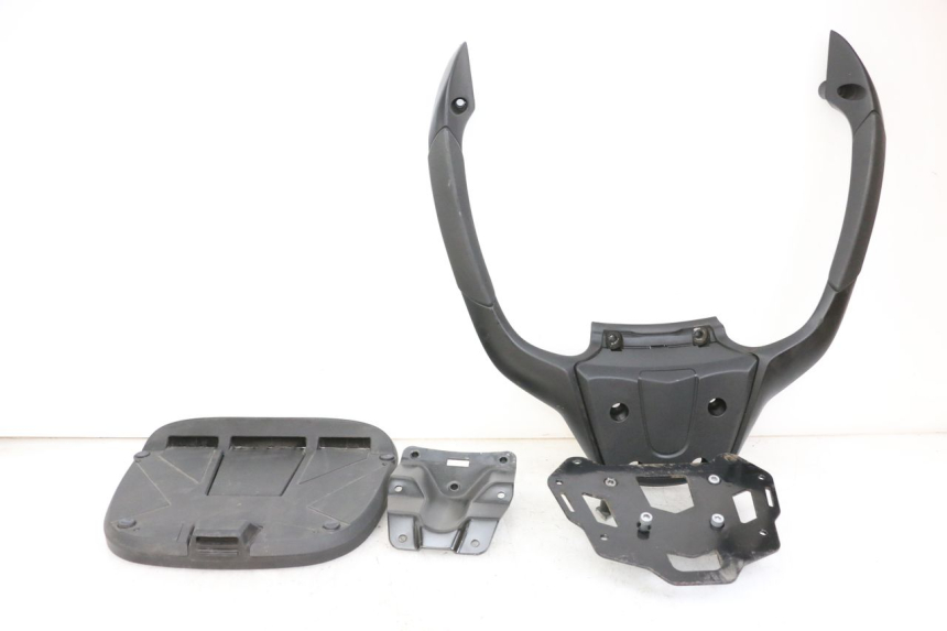 photo de TOP BOX PIAGGIO MP3 HPE 350 (2018 - 2020) - Detailed visual inspection