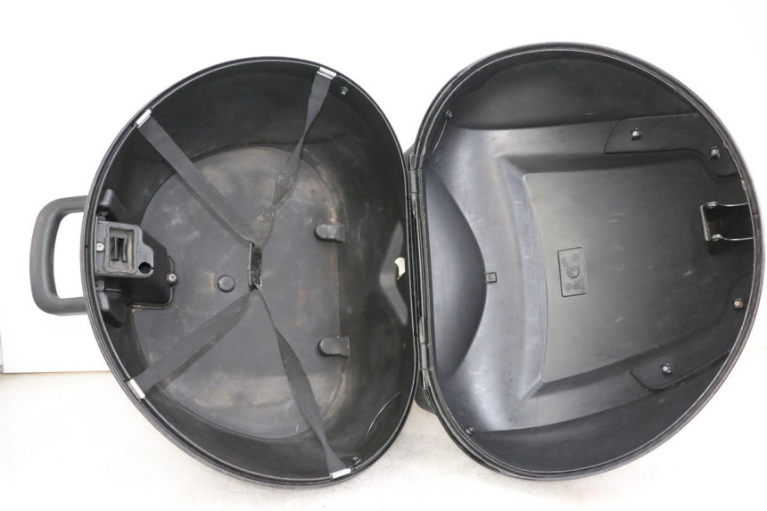 photo de TOP BOX PIAGGIO MP3 LT 400 (2007 - 2012) - Focus on structure