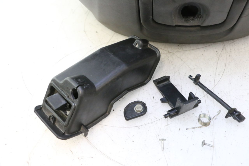 photo de TOP BOX PIAGGIO MP3 125 (2006 - 2014) - Supplementary product photo