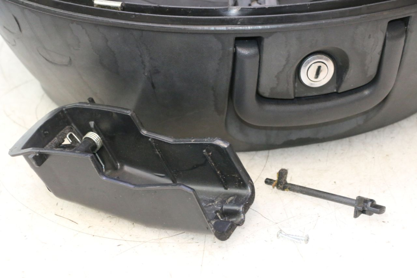photo de TOP BOX PIAGGIO MP3 125 (2006 - 2014) - High-resolution close-up