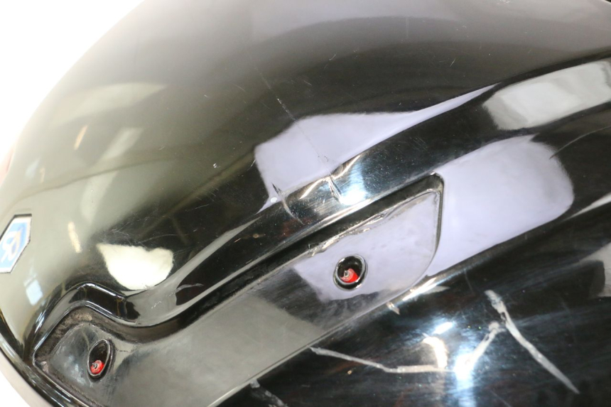 photo de TOP BOX PIAGGIO MP3 125 (2006 - 2014) - Detailed visual inspection