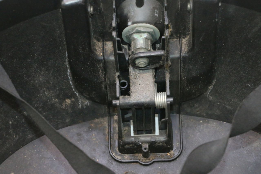 photo de TOP BOX PIAGGIO MP3 125 (2006 - 2014) - Technical close-up