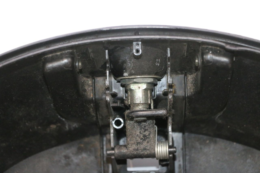 photo de TOP BOX PIAGGIO MP3 125 (2006 - 2014) - Fixing points details