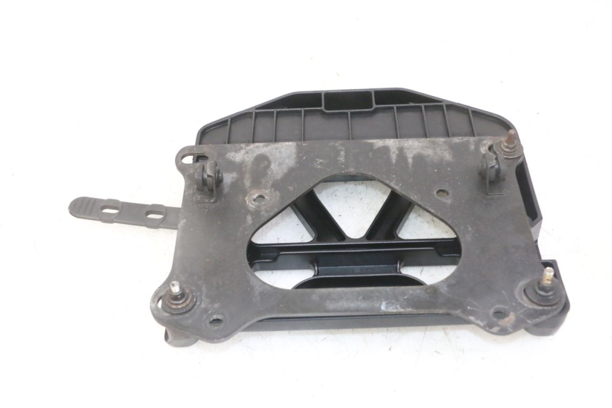 photo de TOP BOX HONDA NTV DEAUVILLE ABS 700 (2007 - 2016) - Technical close-up