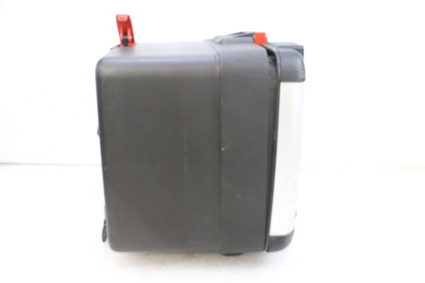 photo de TOP BOX BMW R GS 1250 (2021 - 2024) - Zoom on usage condition