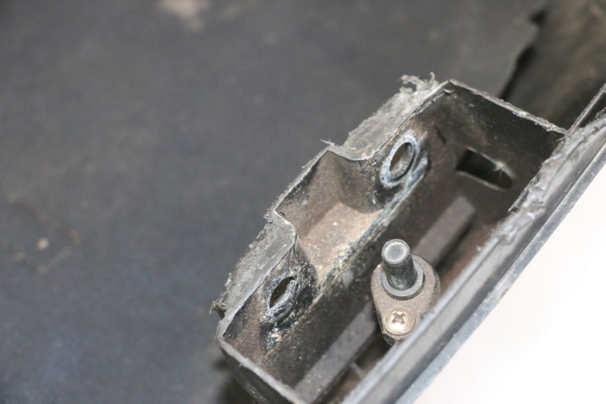 photo de TOP BOX APRILIA SCARABEO GT TOURING 125 (1999 - 2005) - Markings and original references