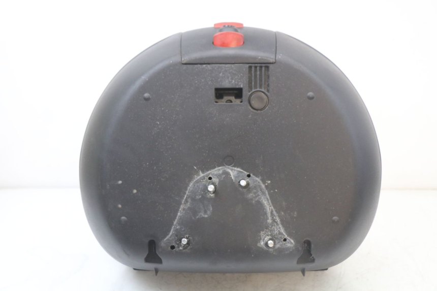 photo de TOP BOX KYMCO SUPER 8 125 (2008 - 2015) - Distinctive features
