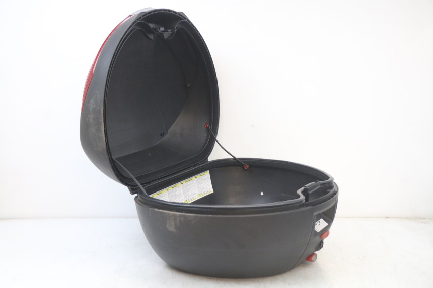 photo de TOP BOX KYMCO SUPER 8 125 (2008 - 2015) - Zoom on usage condition