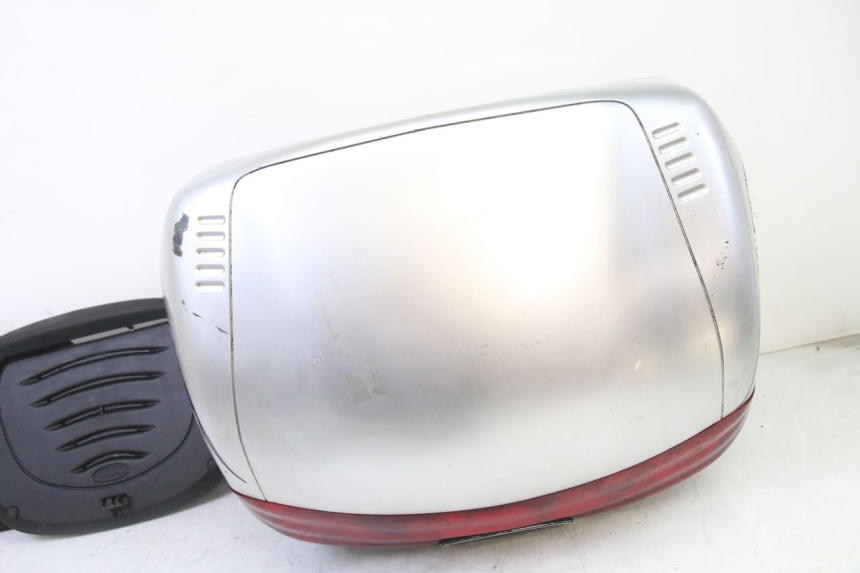 photo de TOP BOX PIAGGIO SUPER LX 125 (2000 - 2003) - Distinctive features