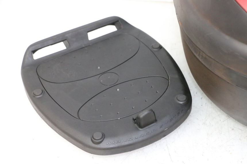 photo de TOP BOX PEUGEOT V-CLIC VCLIC 50 (2007 - 2013) - Supplementary product photo