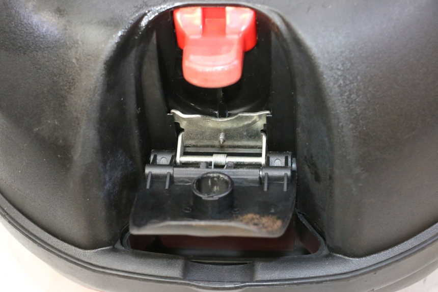 photo de TOP BOX PEUGEOT V-CLIC VCLIC 50 (2007 - 2013) - Technical close-up