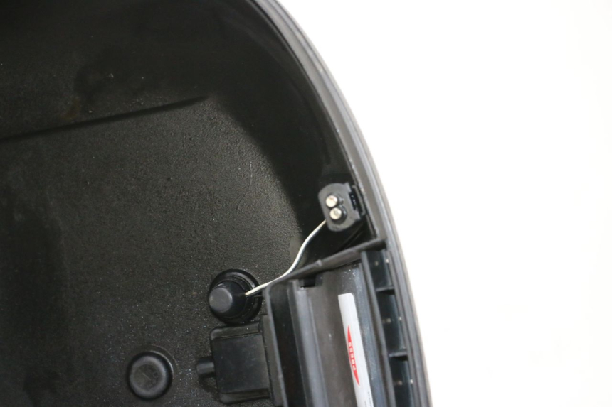 photo de TOP BOX YAMAHA XMAX X-MAX 125 (2006 - 2009) - Additional view of the item