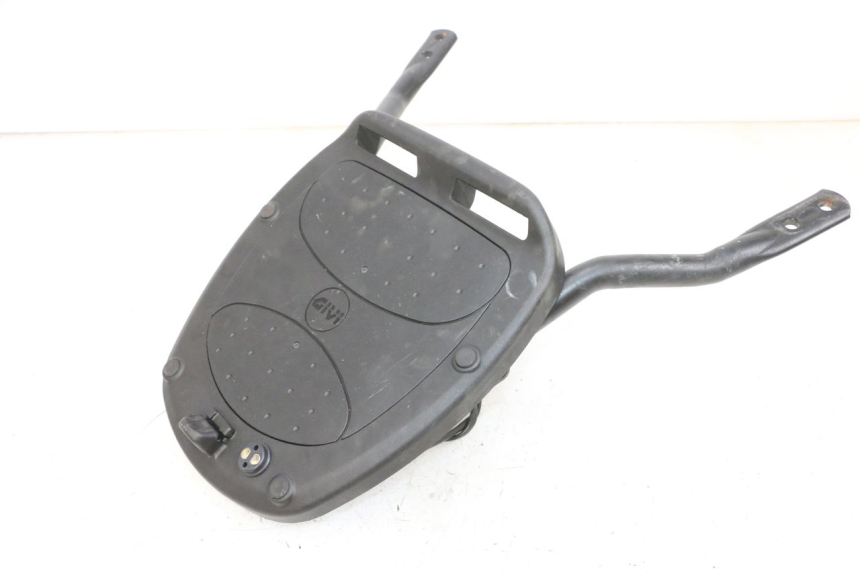 photo de TOP BOX YAMAHA XMAX X-MAX 125 (2006 - 2009) - Fixing points details