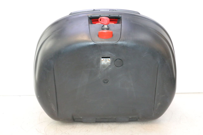 photo de TOP BOX YAMAHA X-MAX XMAX 125 (2010 - 2013) - Fixing points details
