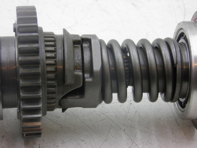 photo de REAR WHEEL SHAFT YAMAHA FJR 1300 (2004 - 2005) - Additional view of the item