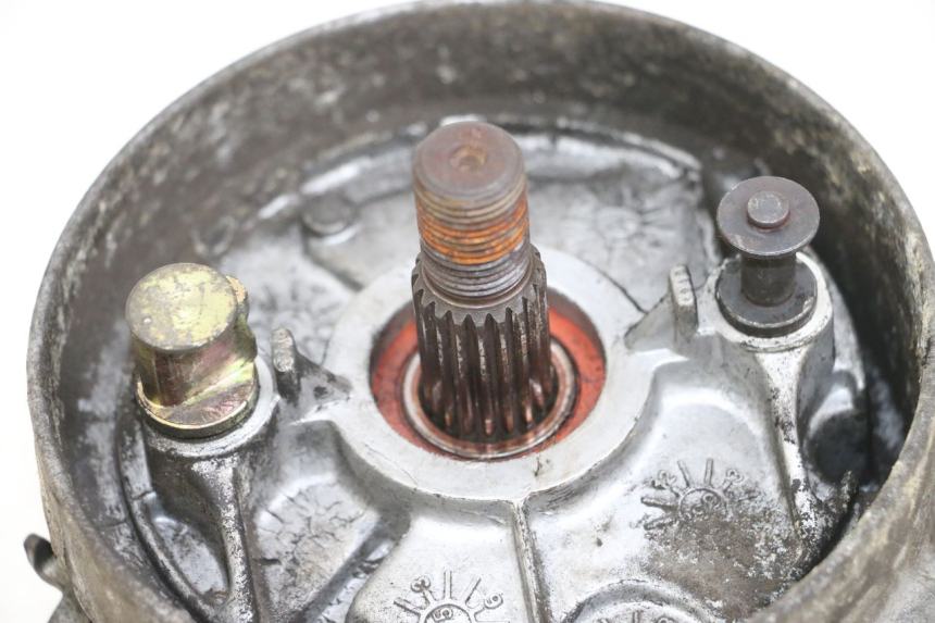 photo de REAR WHEEL SHAFT KYMCO AGILITY PREMIUM 50 (2007 - 2010) - Technical close-up