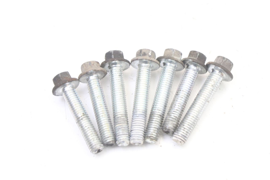 photo de REAR WHEEL SHAFT APRILIA ATLANTIC 125 (2003 - 2009) - High-resolution close-up