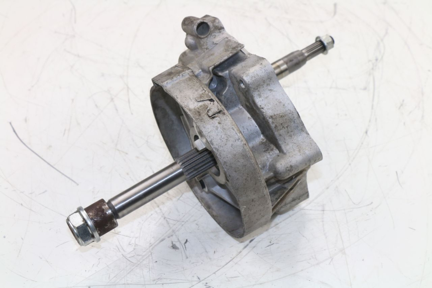 photo de REAR WHEEL SHAFT BAOTIAN BT 49 QT-9 50 (2006 - 2010) - Component detail