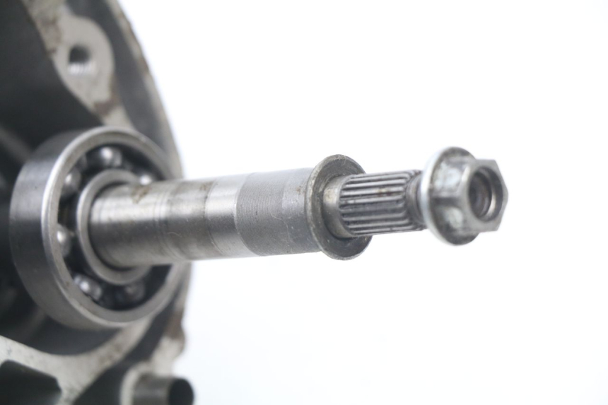 photo de REAR WHEEL SHAFT BENZHOU YY50QT31 VINTAGE 50 (2009 - 2012) - Additional view of the item