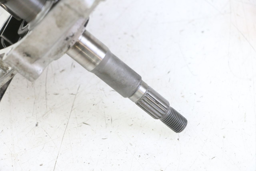 photo de REAR WHEEL SHAFT DAELIM BESBI 125 (2007 - 2008) - Markings and original references