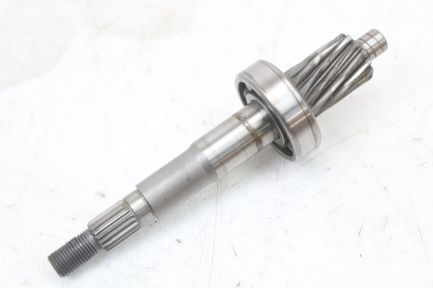 photo de REAR WHEEL SHAFT PEUGEOT DJANGO 125 (2014 - 2017) - High-resolution close-up