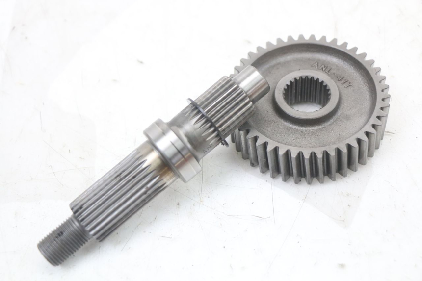 photo de REAR WHEEL SHAFT PEUGEOT DJANGO 125 (2014 - 2017) - Detailed visual inspection