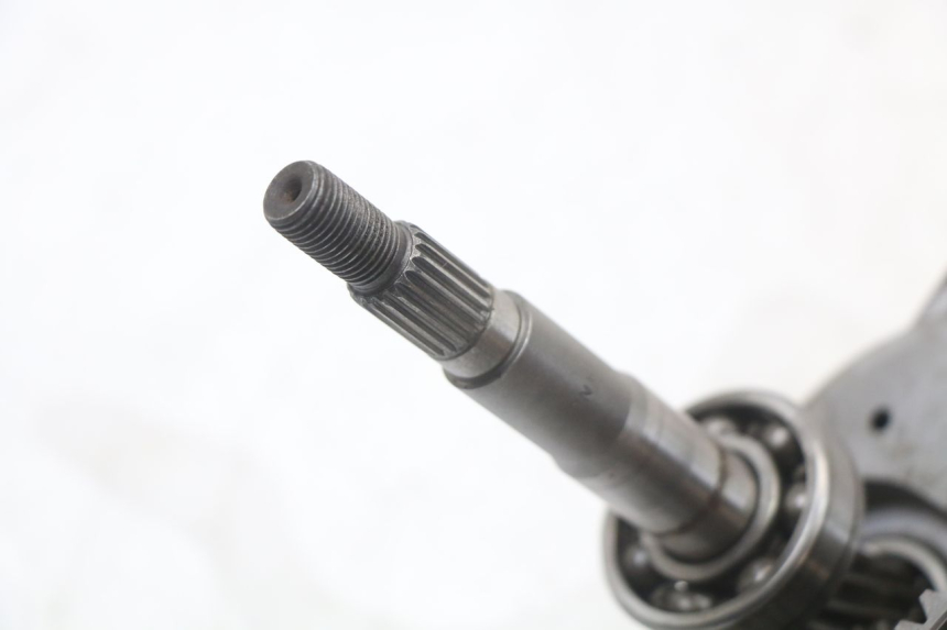 photo de REAR WHEEL SHAFT PEUGEOT DJANGO 125 (2014 - 2017) - Alternative perspective