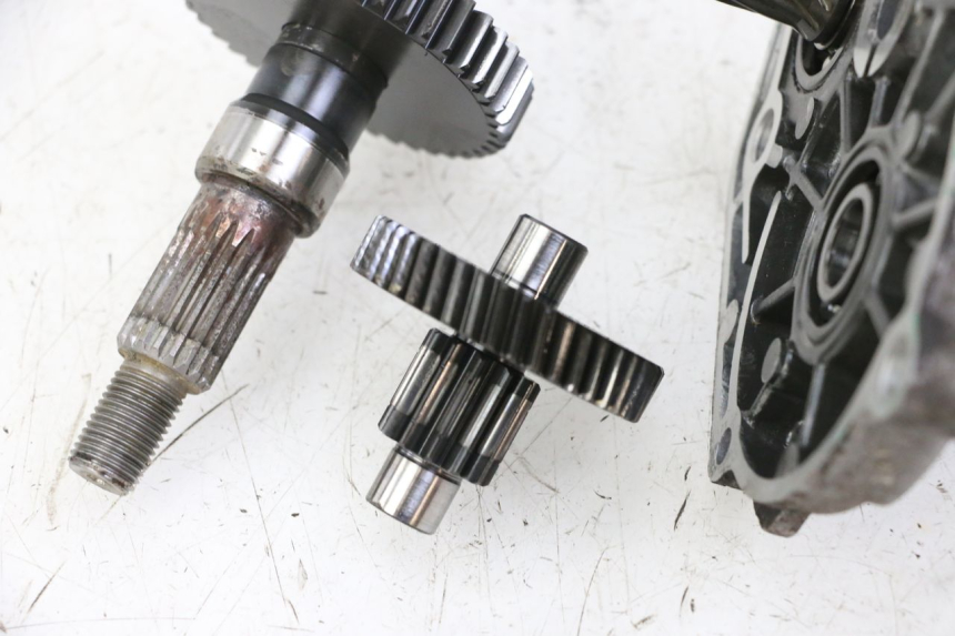 photo de REAR WHEEL SHAFT PEUGEOT ELYSTAR 50 (2002 - 2014) - Surface and material condition