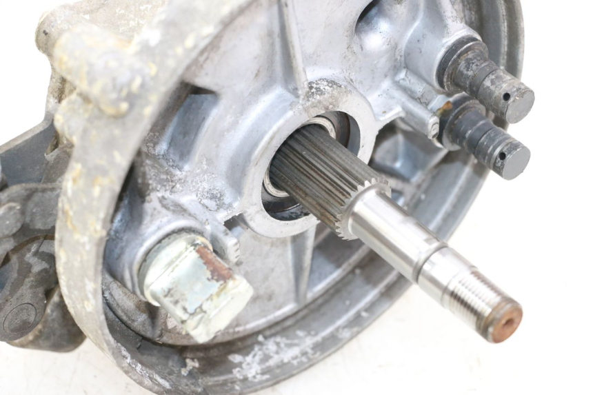 photo de REAR WHEEL SHAFT HONDA FES PANTHEON 2T 125 (1998 - 2002) - Zoom on usage condition