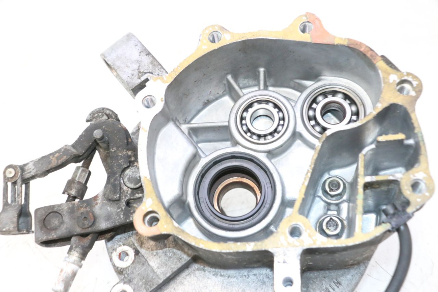 photo de REAR WHEEL SHAFT HONDA FES PANTHEON 2T 125 (1998 - 2002) - Focus on structure