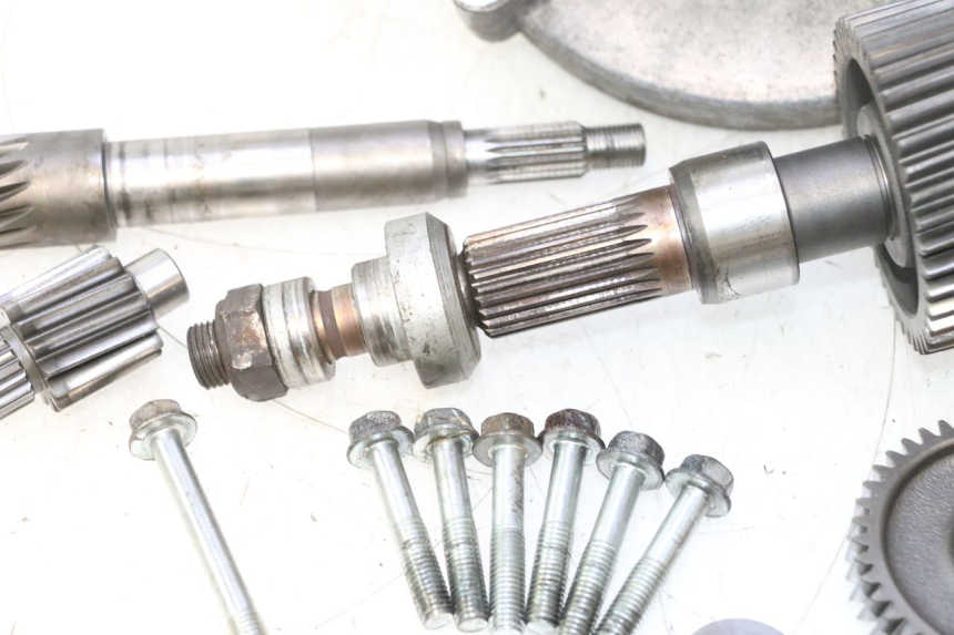 photo de REAR WHEEL SHAFT HONDA FES PANTHEON 2T 125 (1998 - 2002) - Used quality zoom