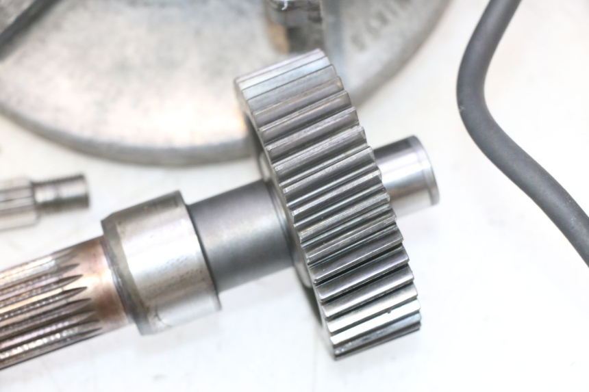photo de REAR WHEEL SHAFT HONDA FES PANTHEON 2T 125 (1998 - 2002) - Spare part profile view