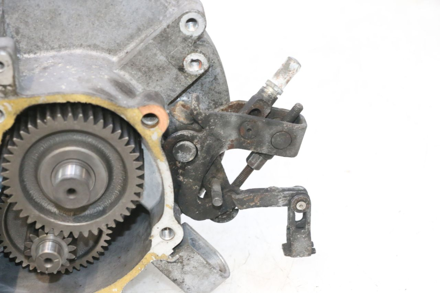 photo de REAR WHEEL SHAFT HONDA FES PANTHEON 2T 125 (1998 - 2002) - Zoom on usage condition