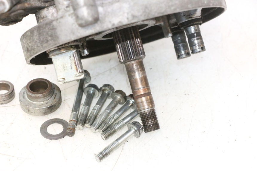 photo de REAR WHEEL SHAFT HONDA FES PANTHEON 2T 125 (1998 - 2002) - Surface and material condition