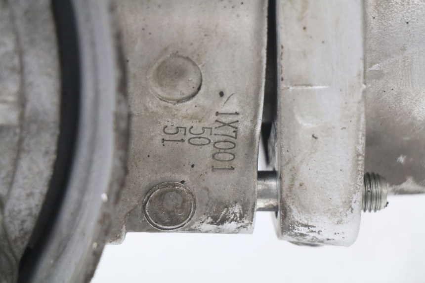 photo de REAR WHEEL SHAFT YAMAHA FJR ABS 1300 (2006 - 2012) - Markings and original references