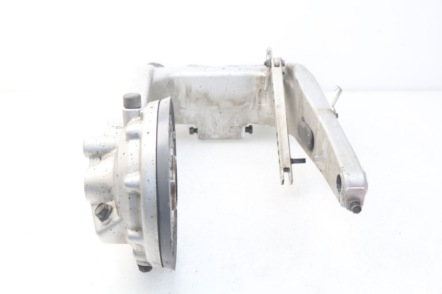 photo de REAR WHEEL SHAFT YAMAHA FJR ABS 1300 (2006 - 2012) - Technical close-up