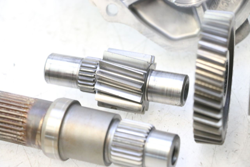 photo de REAR WHEEL SHAFT HONDA FJS SILVER WING SILVERWING 400 (2005 - 2008) - Additional view of the item