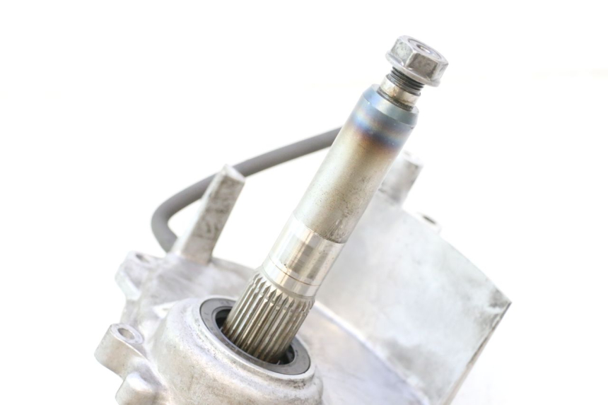 photo de REAR WHEEL SHAFT HONDA FJS SILVER WING SILVERWING 400 (2005 - 2008) - Focus on structure