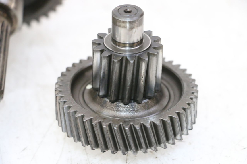 photo de REAR WHEEL SHAFT DAELIM HISTORY 125 (2001 - 2002) - Alternative angle