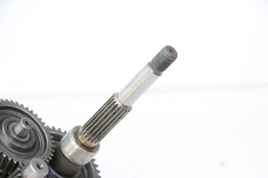 photo de REAR WHEEL SHAFT DAELIM HISTORY 125 (2001 - 2002) - Surface and material condition