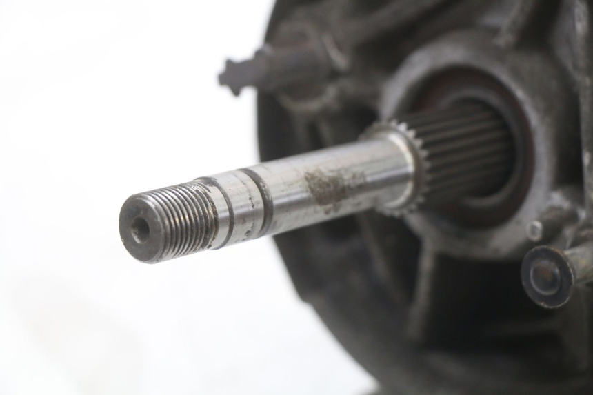 photo de REAR WHEEL SHAFT HONDA NES AROBASE 125 (2000 - 2003) - Zoom on usage condition