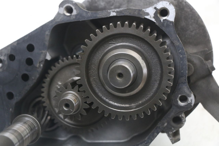 photo de REAR WHEEL SHAFT HONDA NES AROBASE 125 (2000 - 2003) - Alternative perspective