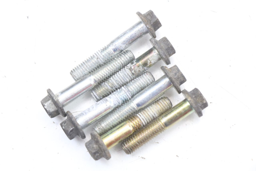 photo de REAR WHEEL SHAFT RENAULT KOURANOS 125 (2001 - 2004) - Fixing points details