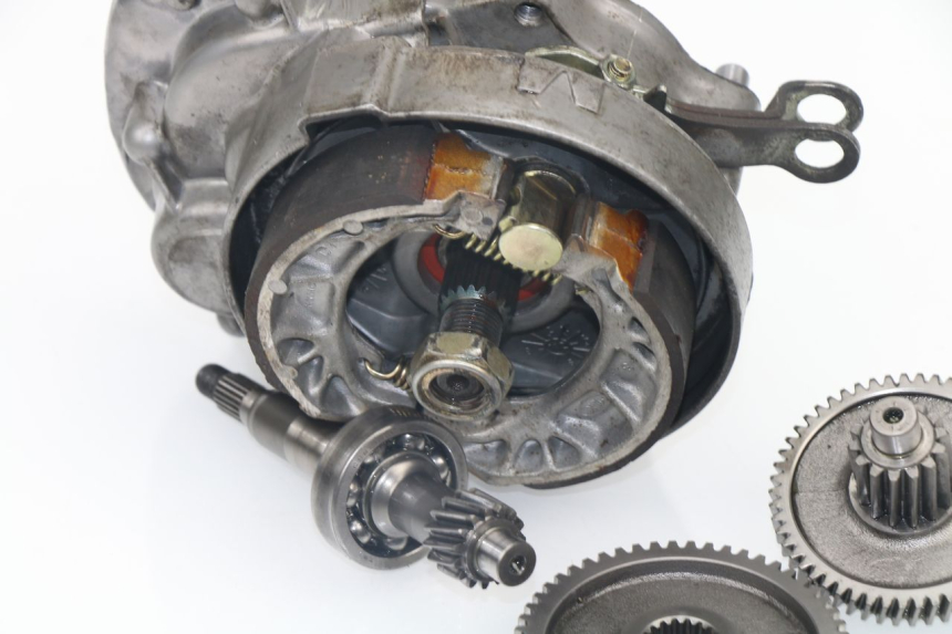 photo de REAR WHEEL SHAFT KYMCO LIKE 4T 50 (2009 - 2018) - Zoom on usage condition