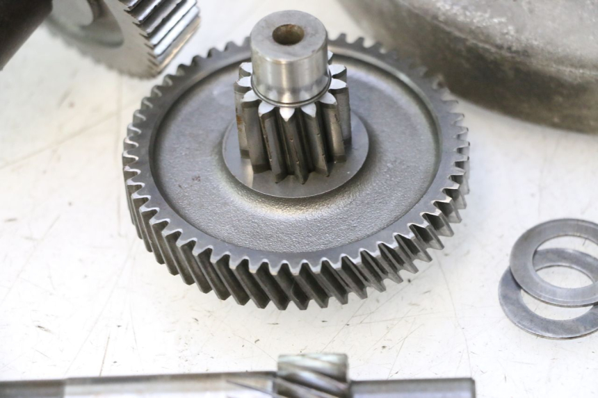 photo de REAR WHEEL SHAFT PIAGGIO LIBERTY 50 (1998 - 2003) - Alternative angle