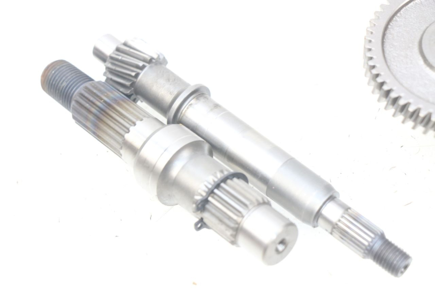 photo de REAR WHEEL SHAFT KYMCO LIKE 2T 50 (2009 - 2018) - Alternative perspective